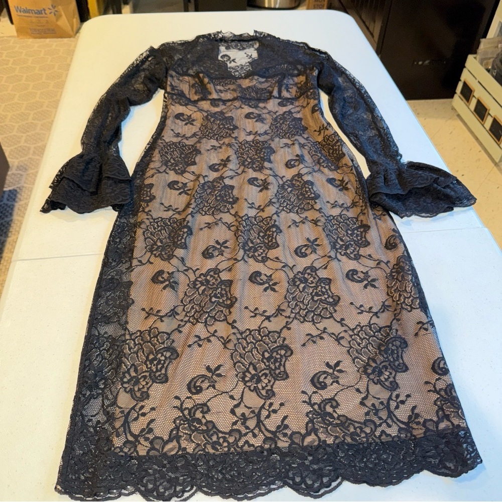 Laundry by Shelli Segal Black Lace  Dress Beige Slip Under Womens Size 4 1995‎